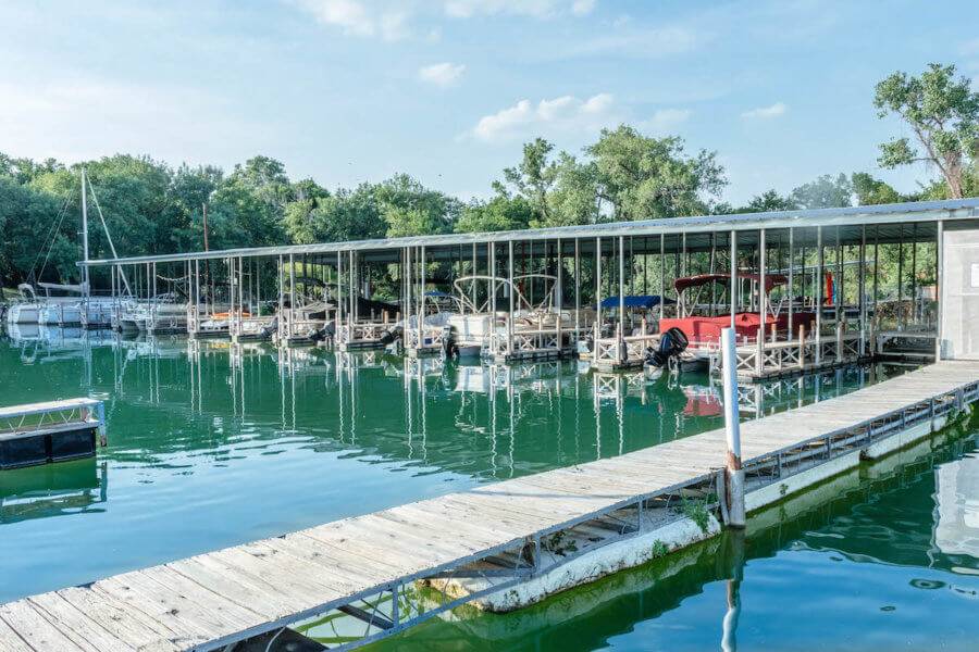 Slip Amenities at Harbor One Marina Boat Club, Boat Rental, Full Service